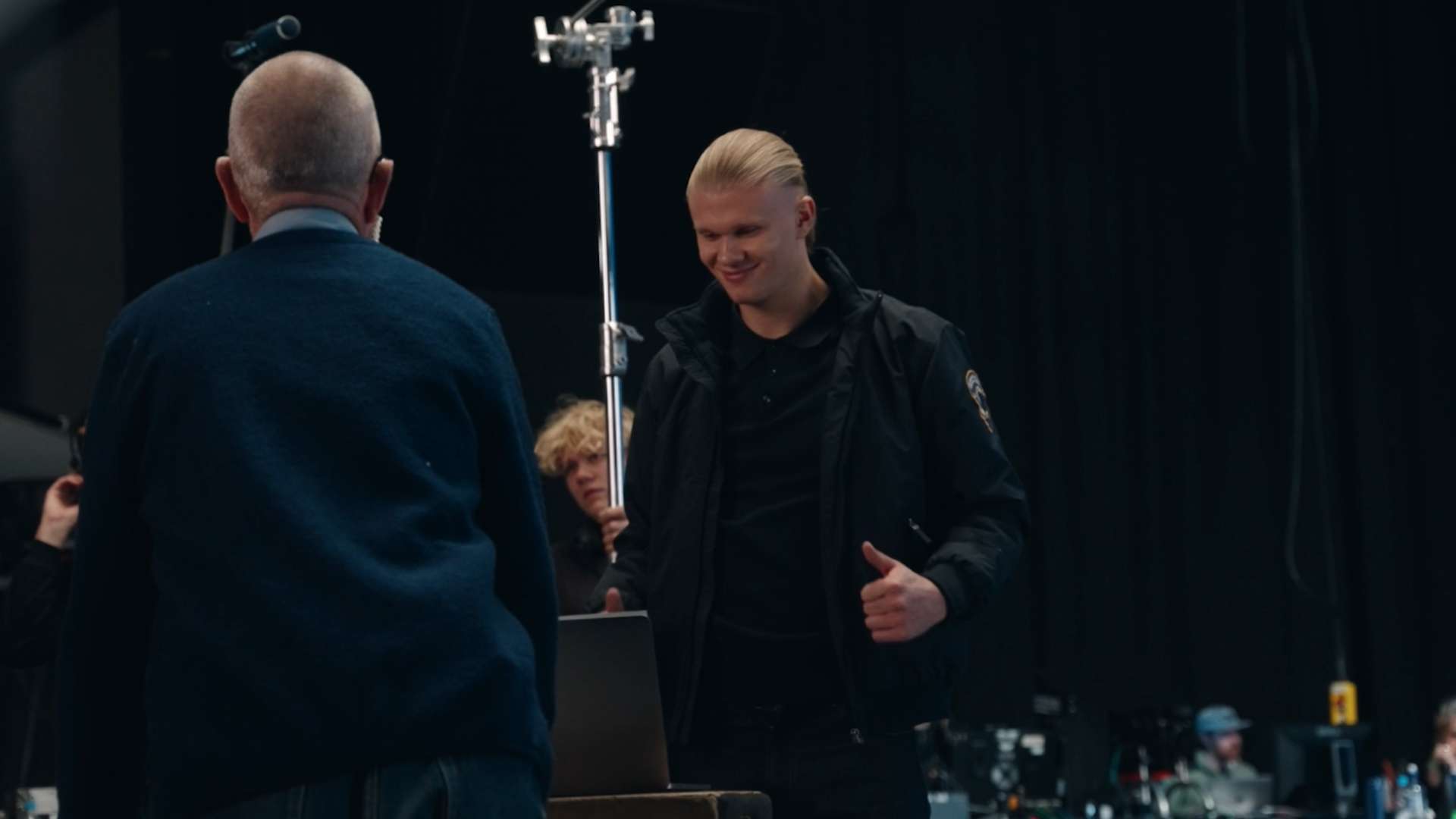 场遭遇重创 场遭遇重创